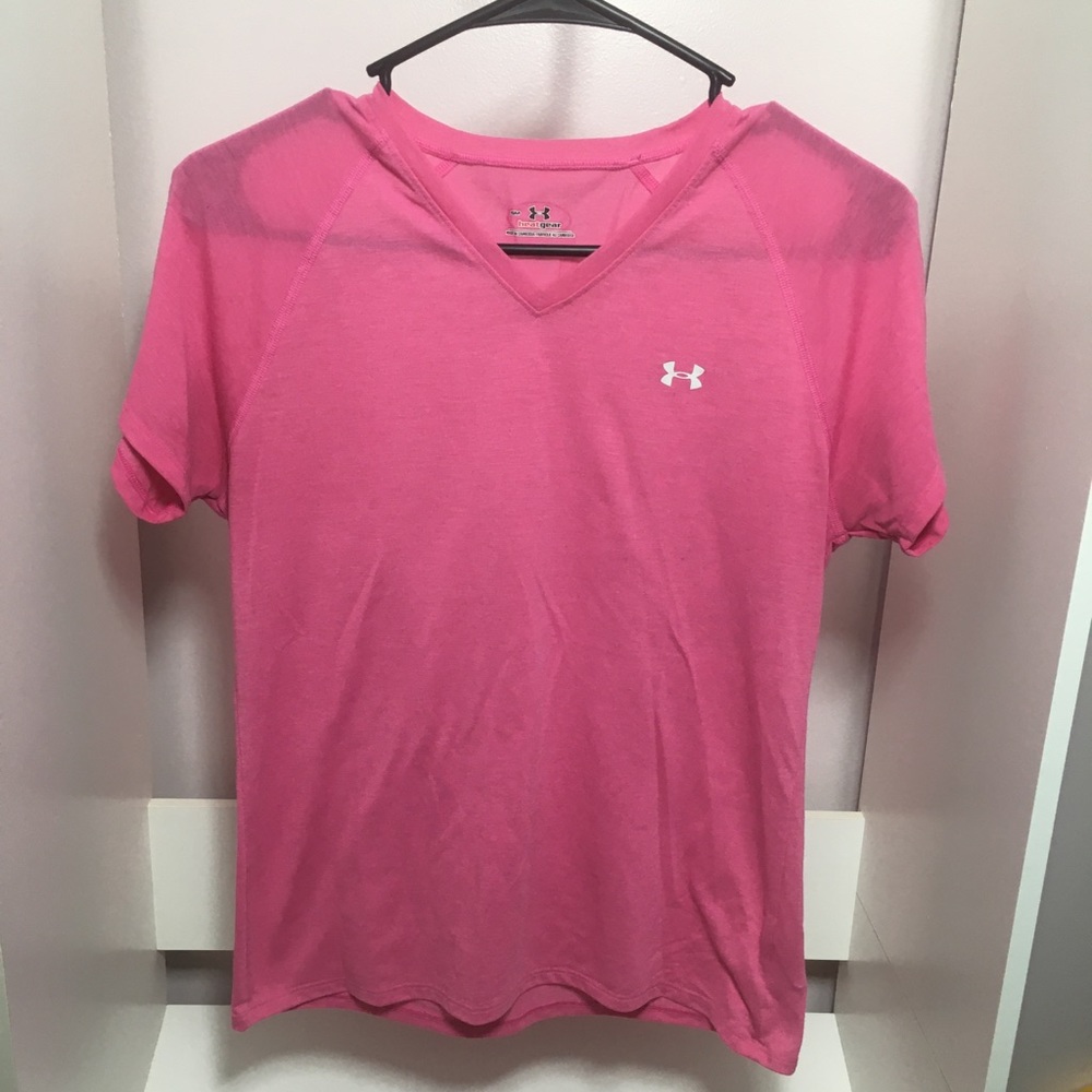 Price Drop!⬇️ Size small UA heargear tee white logo